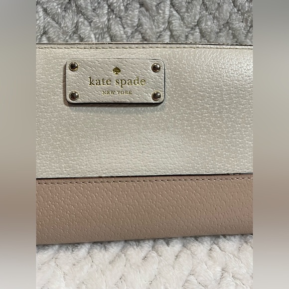 KATE SPADE New York Color block Cream/Pink Leather Zip Around Clutch Wallet. - Picture 2 of 6